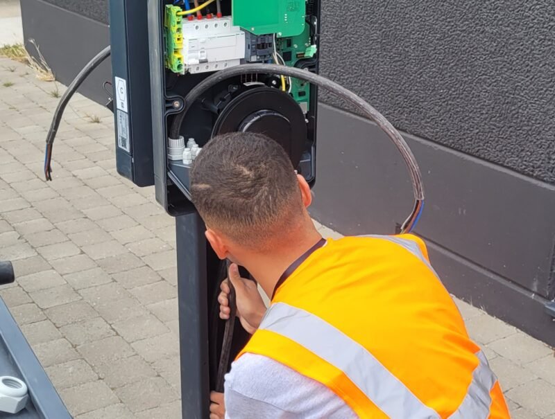 Maintenance borne alfen