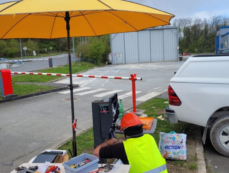 Maintenance borne schneider evlink